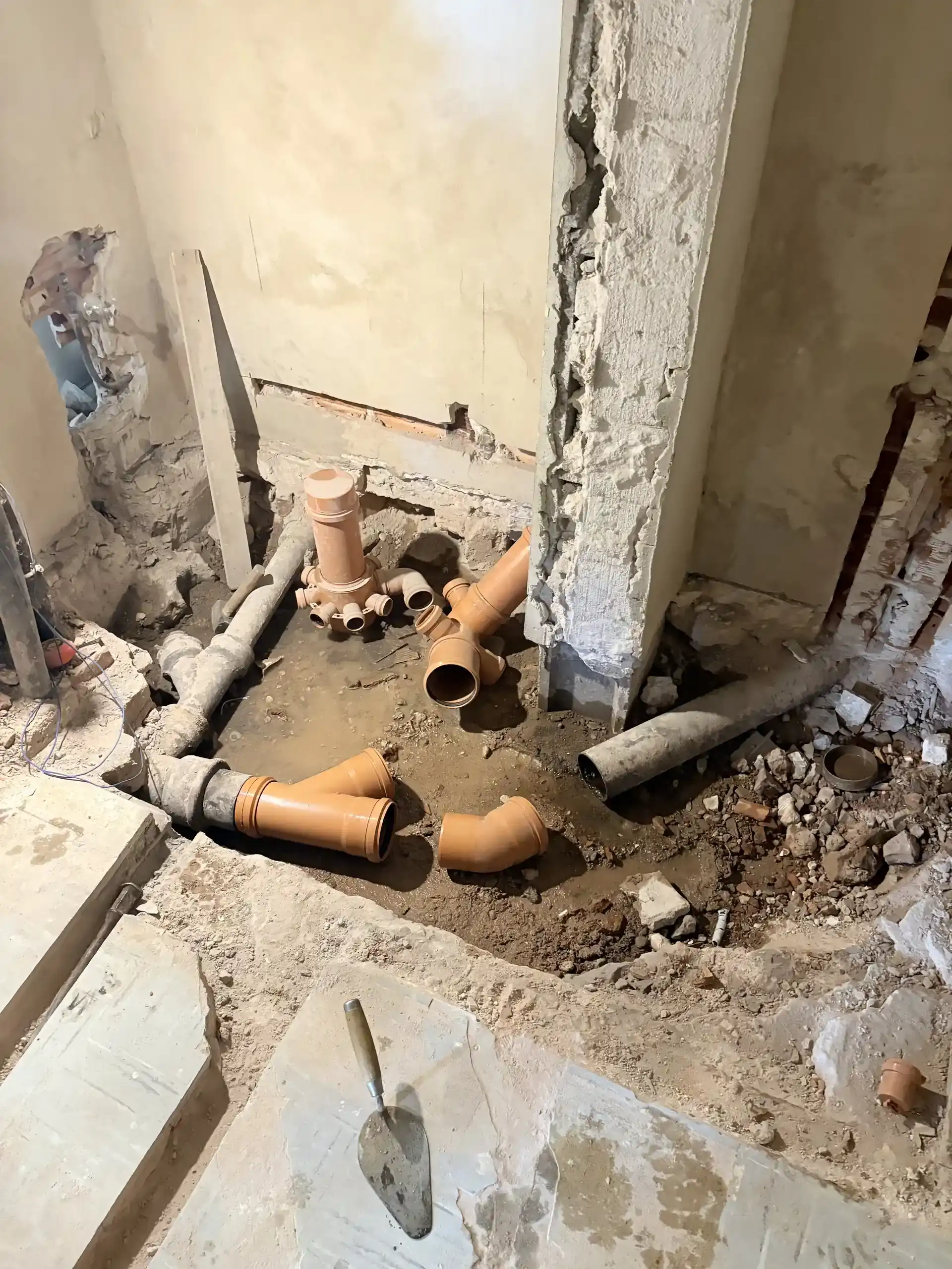 Obra de reforma en proceso: demolición e instalación sanitaria nueva, PADOVA Estudio